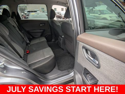 Used 2022 Nissan Rogue SV FWD image 17