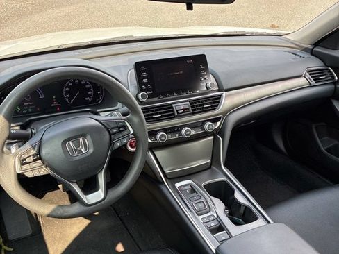 Used 2018 Honda Accord Hybrid image 8