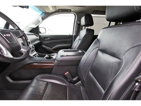 Used 2017 GMC Yukon XL SLT w/ Open Road Package image 5