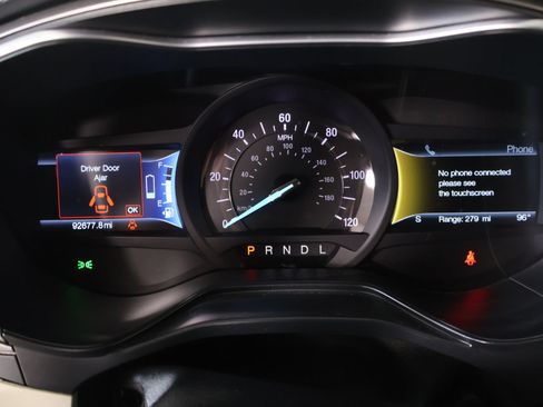 Used 2019 Ford Fusion SE FWD image 4