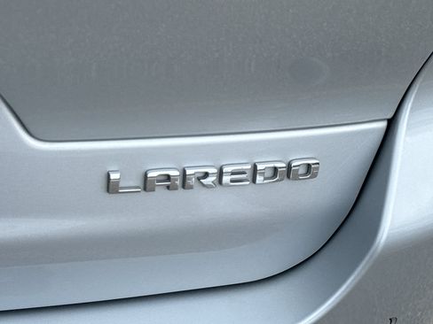 Used 2022 Jeep Grand Cherokee L Laredo w/ Luxury Tech Group I image 9