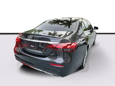 Used 2022 Mercedes-Benz E 450 4MATIC Sedan image 4