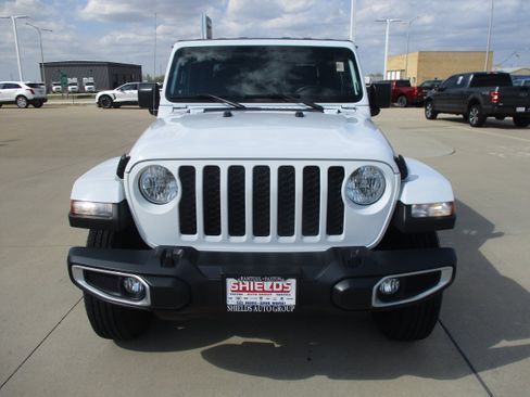 Used 2022 Jeep Gladiator Sport AWD/4WD image 10