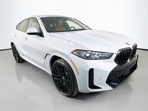 New 2026 BMW X6 xDrive40i image 3