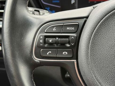 Used 2022 Kia Niro Touring Special Edition FWD image 14