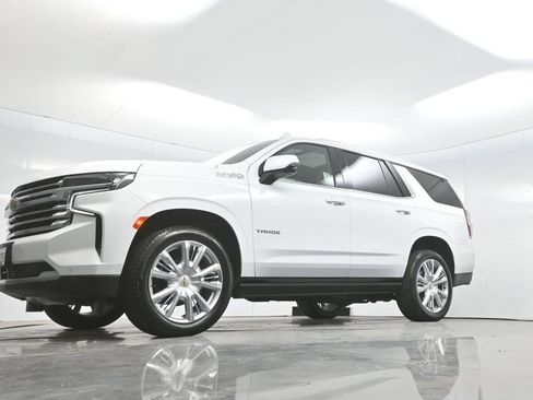Used 2022 Chevrolet Tahoe High Country w/ Premium Package 2 AWD/4WD image 64