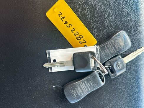 Used 2008 Nissan Titan XE w/ Preferred Pkg image 26