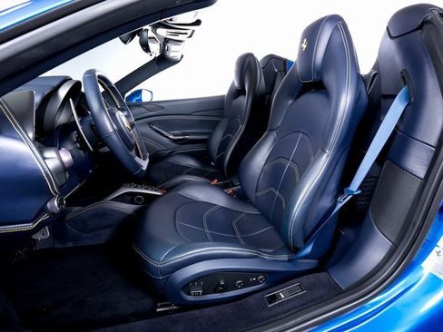 Used 2018 Ferrari 488 Spider image 4