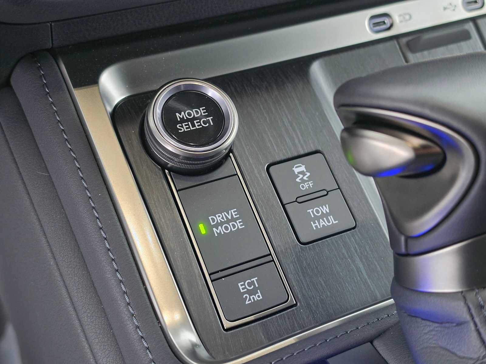 Certified 2026 Lexus GX 550 w/ Cold Area Package AWD/4WD image 29