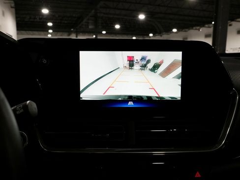 Used 2024 Chevrolet Trax ACTIV w/ Sunroof Package image 4