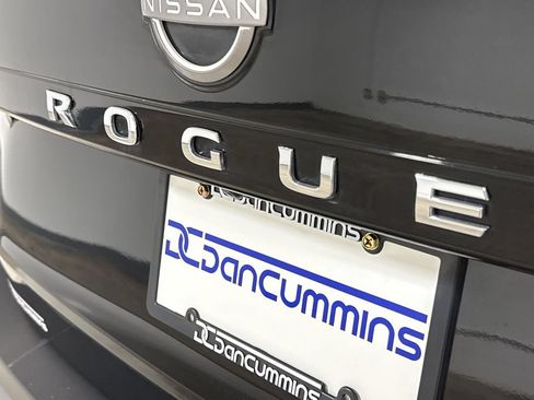 Used 2023 Nissan Rogue SV FWD image 25