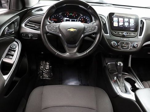 Used 2018 Chevrolet Malibu LT image 14