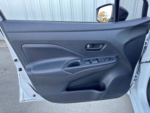 Used 2020 Nissan Versa S image 35