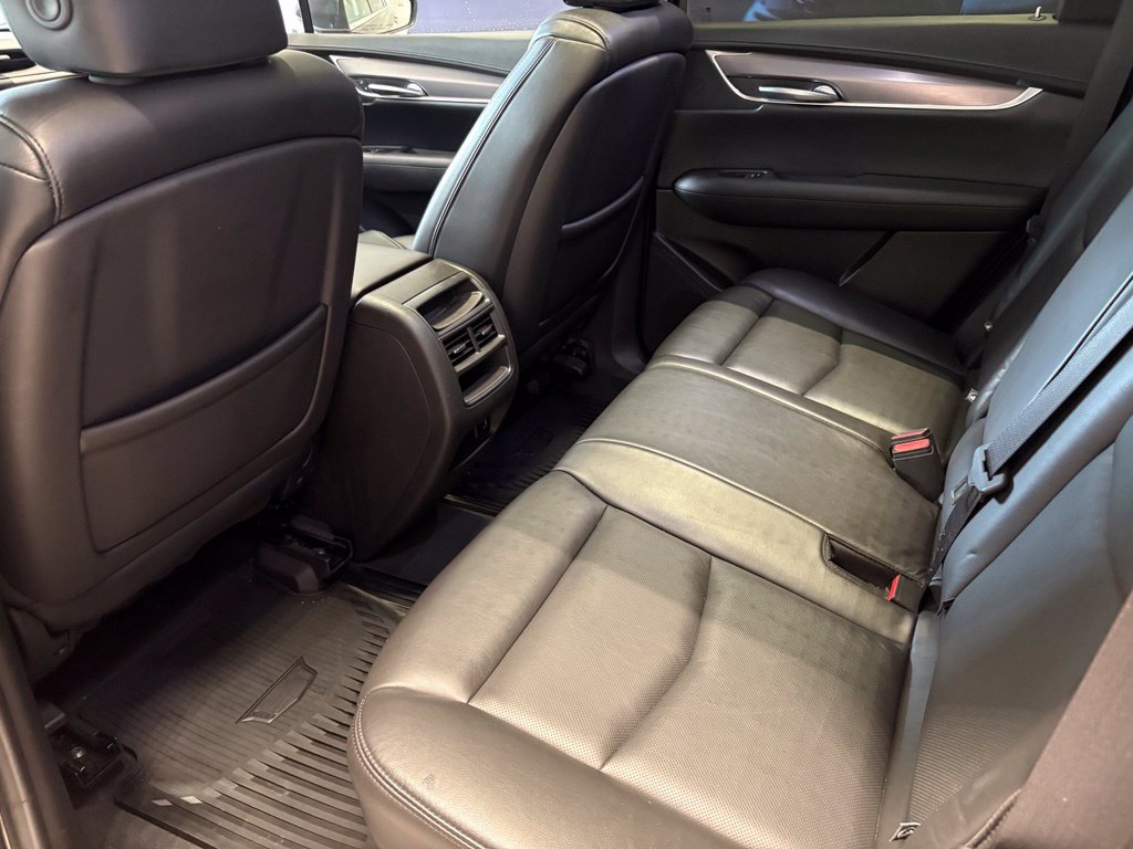Used 2018 Cadillac XT5 Luxury w/ Driver Awareness Package AWD/4WD image 19