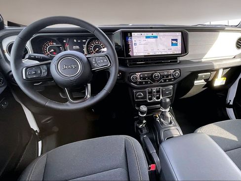 New 2025 Jeep Gladiator Sport image 5