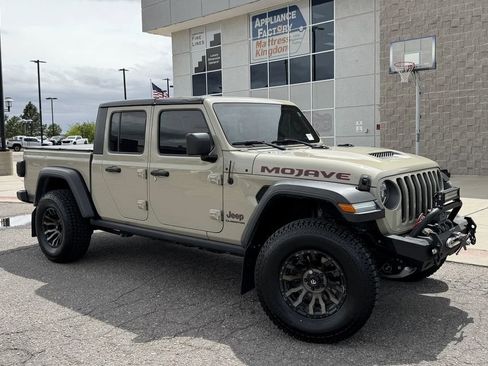 Used 2020 Jeep Gladiator Mojave AWD/4WD image 2