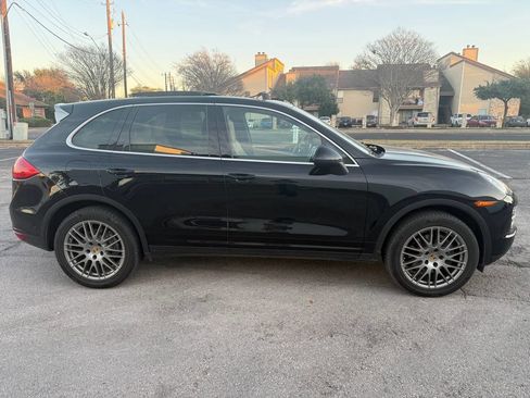 Used 2014 Porsche Cayenne Platinum Edition image 5