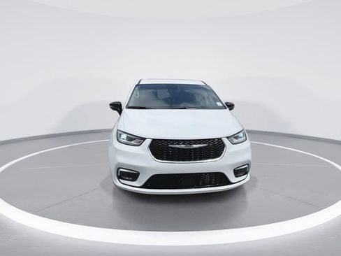 New 2024 Chrysler Pacifica Select image 3