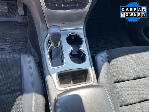 Used 2018 Jeep Grand Cherokee Altitude AWD/4WD image 10