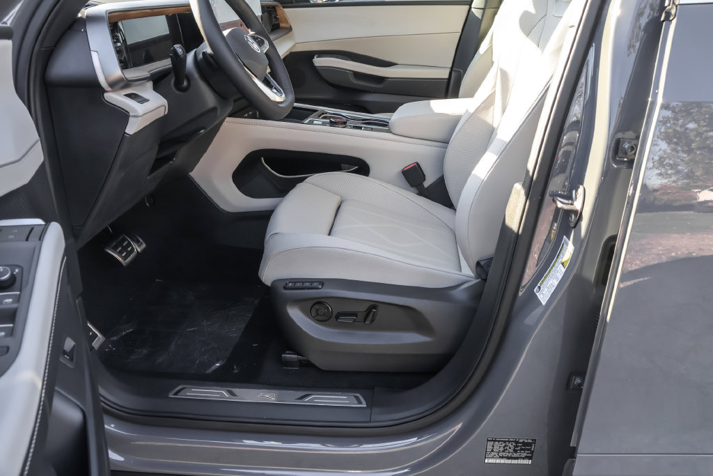 New 2027 Volkswagen Atlas SEL R-Line AWD/4WD image 25