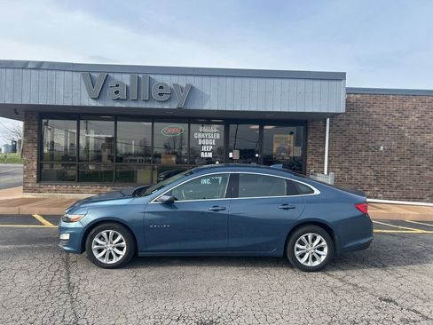 Used 2025 Chevrolet Malibu LT image 3