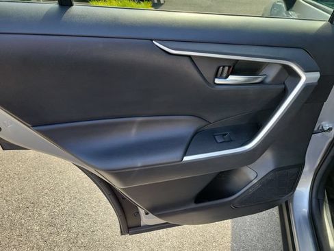 Used 2021 Toyota RAV4 XLE FWD image 20