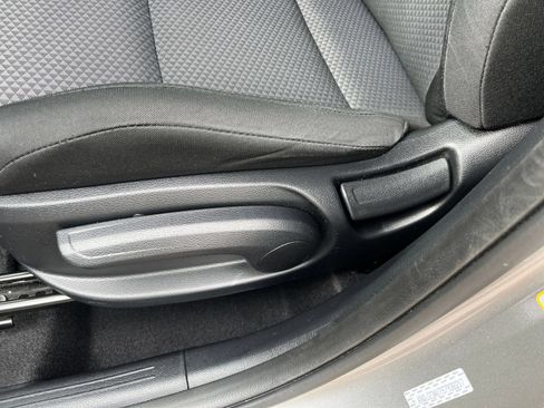 Used 2025 Kia Soul LX w/ LX Technology Package FWD image 22