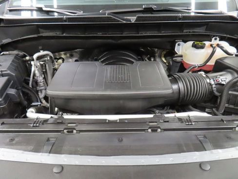 Used 2025 GMC Yukon AT4 w/ LPO, Get Active Package AWD/4WD image 37