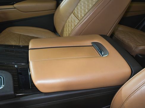 Used 2021 Cadillac Escalade Premium Luxury w/ Driver Assist Tech Package AWD/4WD image 40