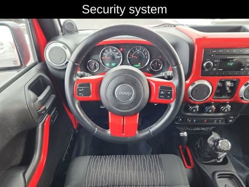 Used 2012 Jeep Wrangler Unlimited Sahara image 23