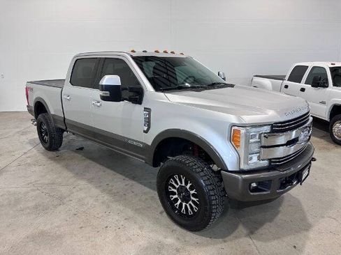 Used 2017 Ford F250 Lariat w/ Lariat Ultimate Package AWD/4WD image 5