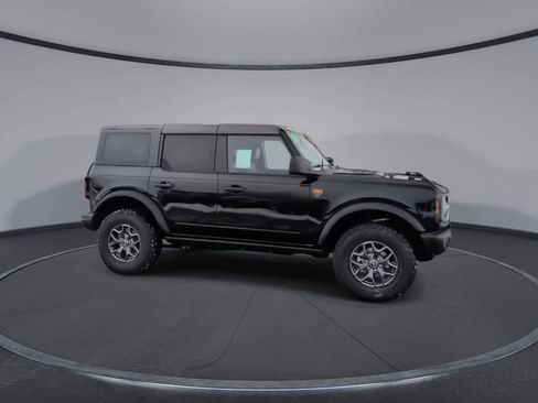 New 2025 Ford Bronco Badlands image 9