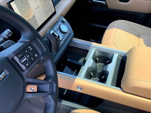 New 2025 Land Rover Defender 130 V8 image 7