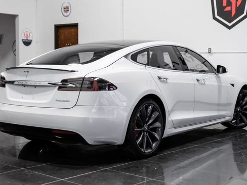 Used 2019 Tesla Model S Performance image 9