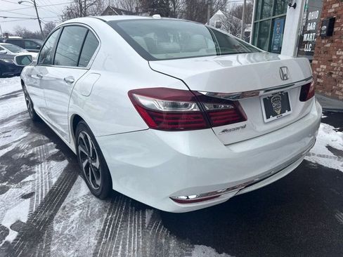 Used 2016 Honda Accord EX image 7