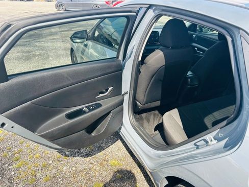 Used 2021 Hyundai Elantra SEL w/ Cargo Package image 24