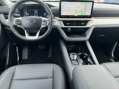 New 2026 Ford Explorer Active w/ Active Comfort Package AWD/4WD image 2