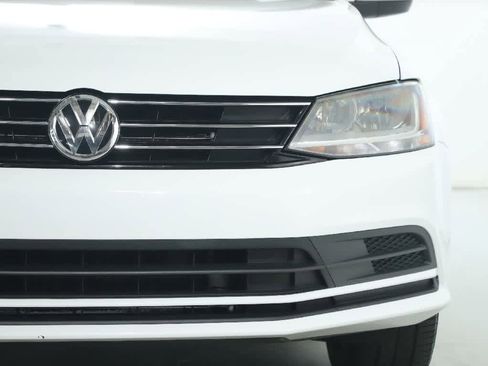 Used 2017 Volkswagen Jetta S FWD image 9