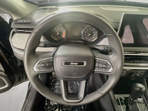 Used 2022 Jeep Compass Latitude AWD/4WD image 11