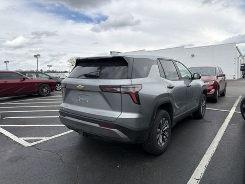 Used 2025 Chevrolet Equinox LT w/ Safety and Technology Package FWD image 2