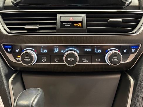 Used 2018 Honda Accord Touring image 22