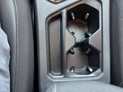 Used 2020 Volkswagen Tiguan S image 18