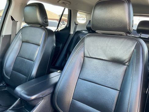 Used 2022 GMC Terrain SLT w/ Infotainment Package II image 37