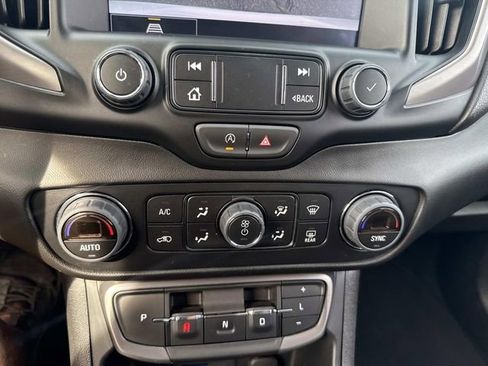 Used 2023 GMC Terrain AT4 image 27