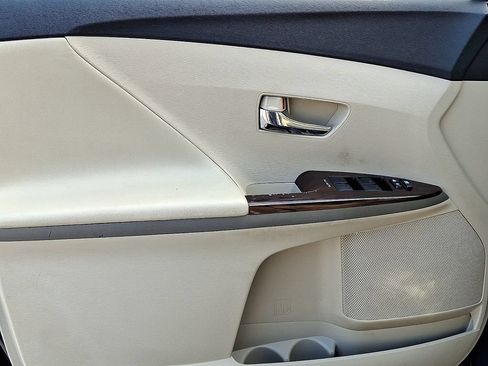 Used 2015 Toyota Venza LE AWD/4WD image 13