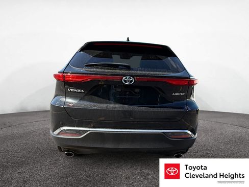 Used 2023 Toyota Venza Limited AWD/4WD image 6