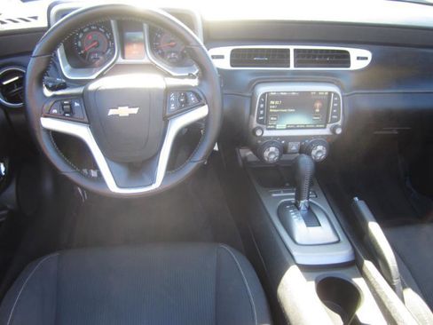 Used 2015 Chevrolet Camaro LT RWD image 9