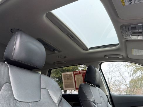 Used 2021 Kia Telluride EX w/ EX Premium Package image 22