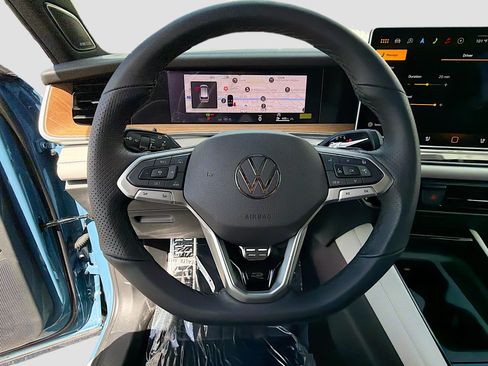 New 2026 Volkswagen Tiguan SEL R-Line AWD/4WD image 39