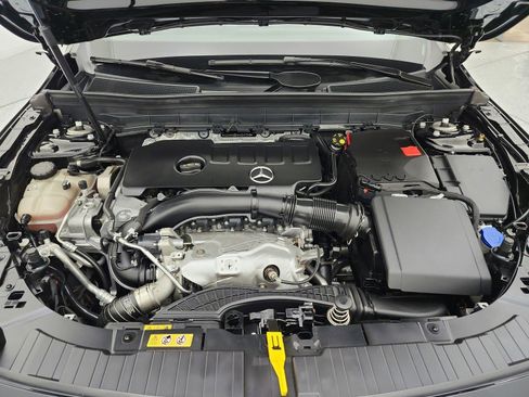 Used 2022 Mercedes-Benz GLB 250 image 17
